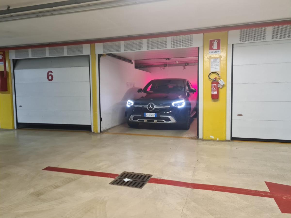"Libeccio Apartment" Con Garage Privato Camaiore Bagian luar foto