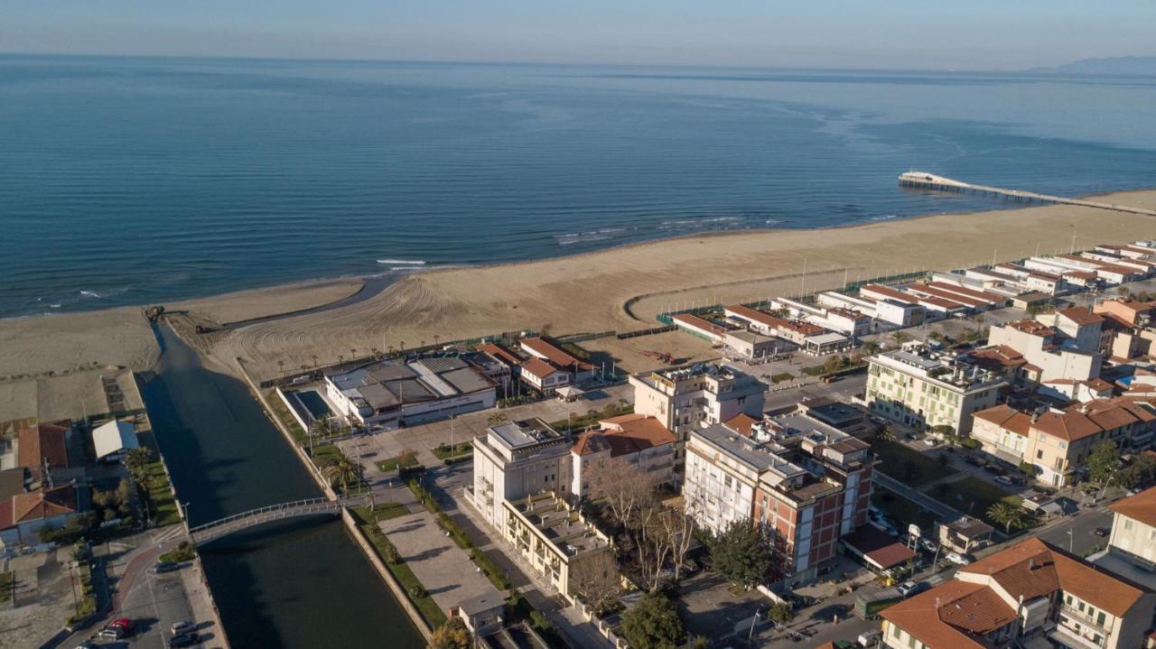 "Libeccio Apartment" Con Garage Privato Camaiore Bagian luar foto